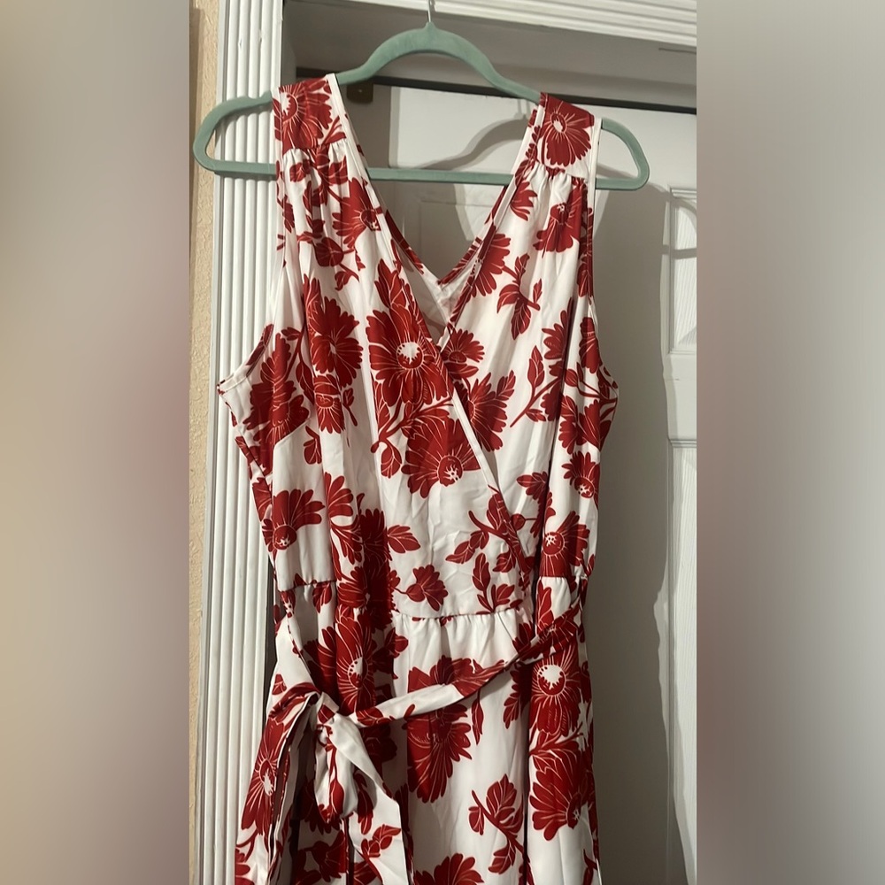 NWT Bloomchic Floral Wrap Dress in Red and White Midi Dress size 3X 22/24 🌺 - Picture 3 of 5